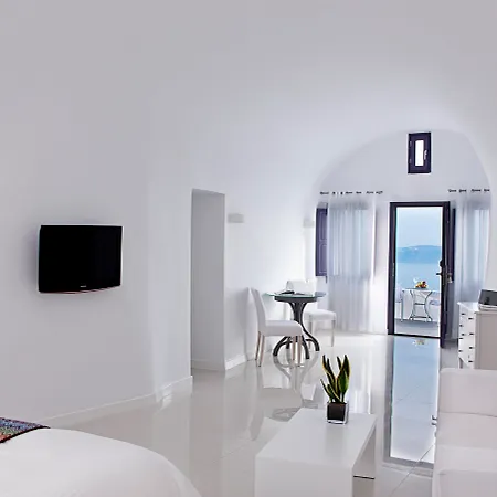 Hotel Katikies Chromata Santorini - The Leading Of The World