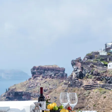 Hotel Katikies Chromata Santorini - The Leading Of The World