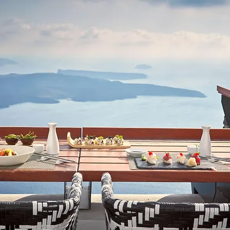 Hotel Katikies Chromata Santorini - The Leading Of The World
